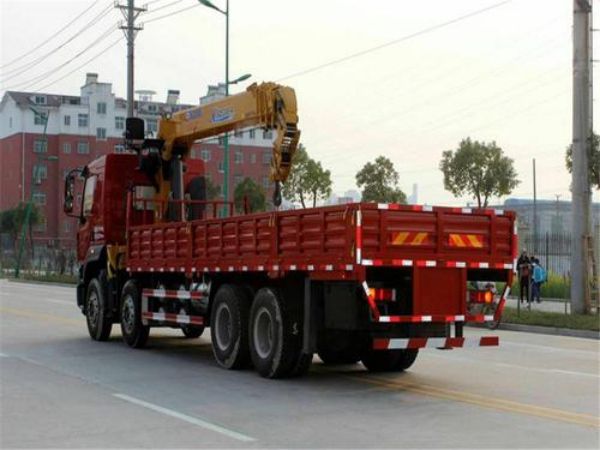 高碑店市吊车租赁_吊车租赁公司浅谈如何安全驾驶吊车